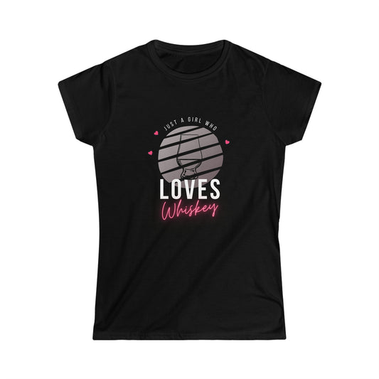 A girl who love's whiskey - Women's Softstyle Tee